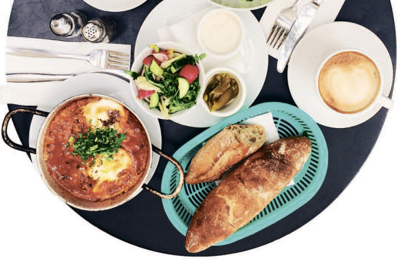 Парни могут