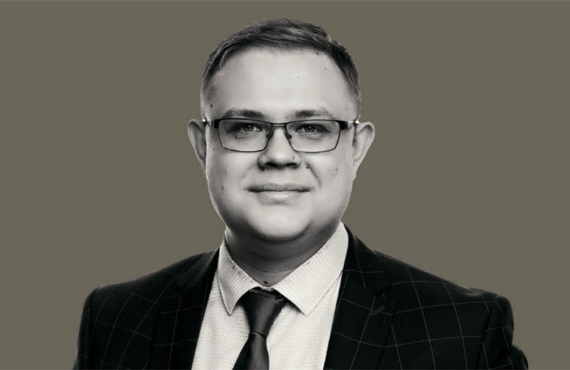 Краеу́гольная экономика