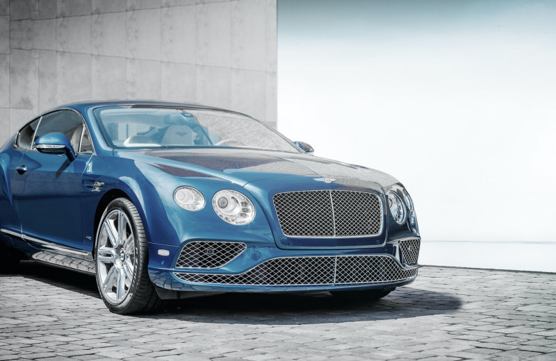 Робот в Bentley