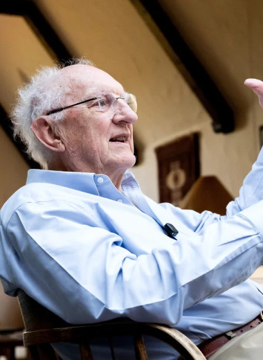 Атом на ладони