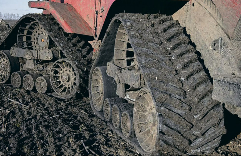 Заморскому трактору — курские подошвы
