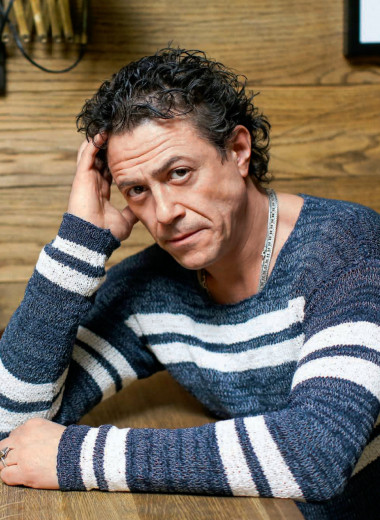 The "threat level" project Urgently for tomorrow looking for a stunt double acto