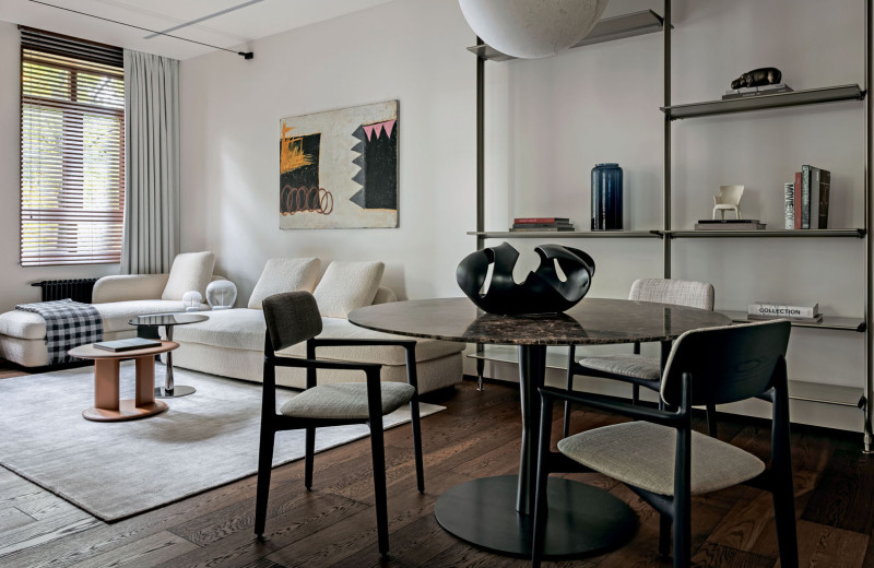 За рамками монохрома