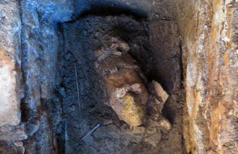 Археологи нашли в Паленке отрубленную каменную голову молодого бога кукурузы