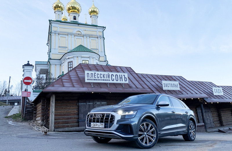 7,3 млн рублей за 4,8 секунд: зачем в России спортивный внедорожник Audi SQ8