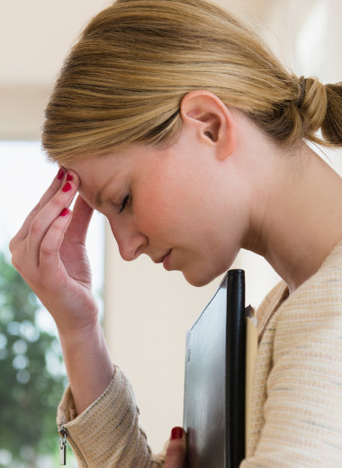 Как справиться с головной болью за 2 минуты: странный способ, который помогает