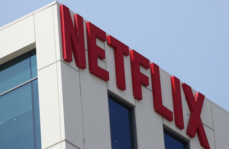 Разворот Netflix: стриминговый сервис придумал способ нарастить аудиторию