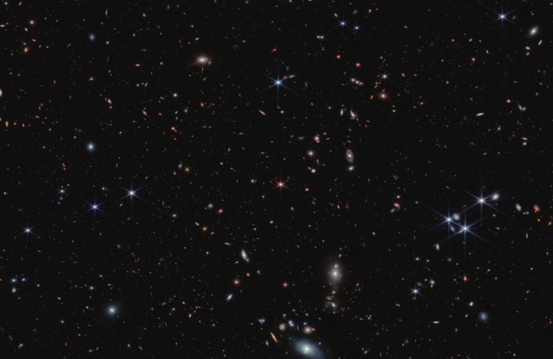 «Джеймс Уэбб» показал, как галактики меняли раннюю Вселенную
