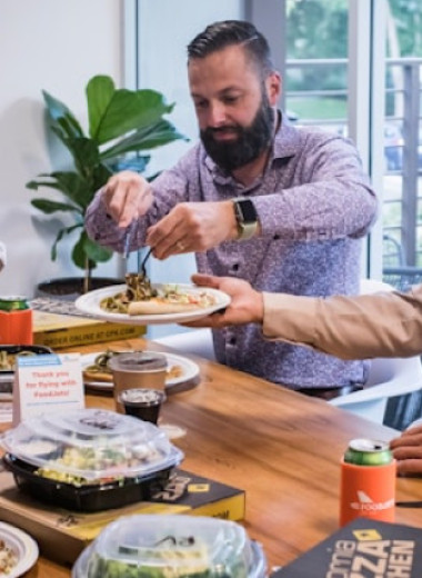 Почему нельзя пропускать обед: мнение экспертов