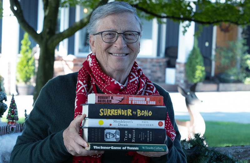Билл Гейтс посоветовал 5 книг на новогодние праздники