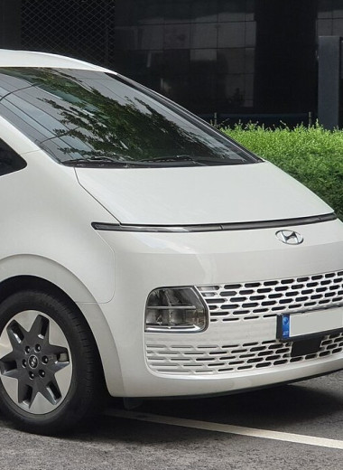 Обзор Hyundai Staria: так ли хорошо едет «спейс шаттл», как выглядит