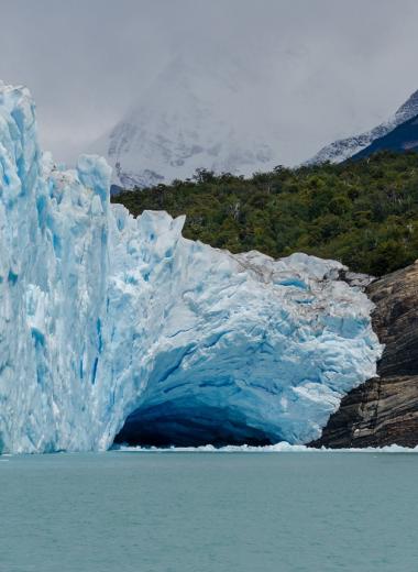 Знаменитая арка на леднике Перрито-Морено вновь обрушилась