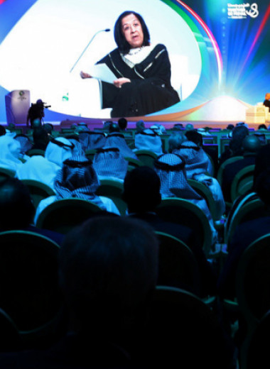 «Гордиться делами, а не деньгами»: как Любна Олаян стала самой влиятельной женщиной Саудовской Аравии