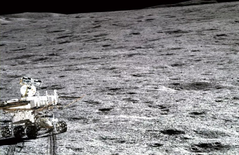 “Юйту-2” узнал происхождение грунта на обратной стороне Луны