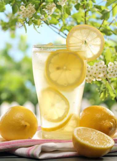 Домашний лимонад: 5 рецептов напитков, которые можно сделать дома
