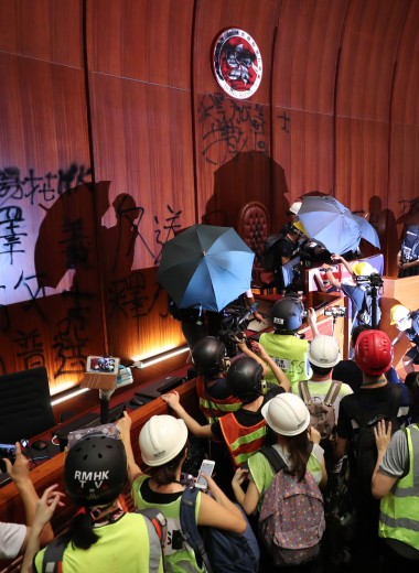 «Это конец Гонконга»: о чем говорят протестующие в городе