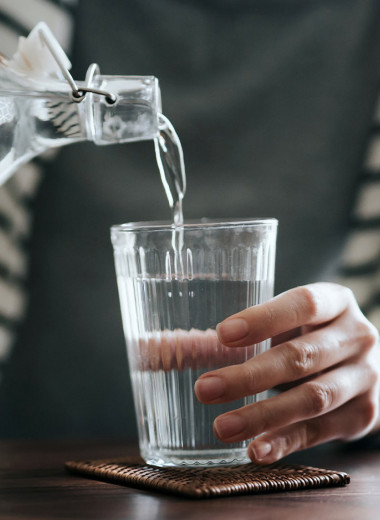 Проверь себя: сколько воды надо пить в день и зачем