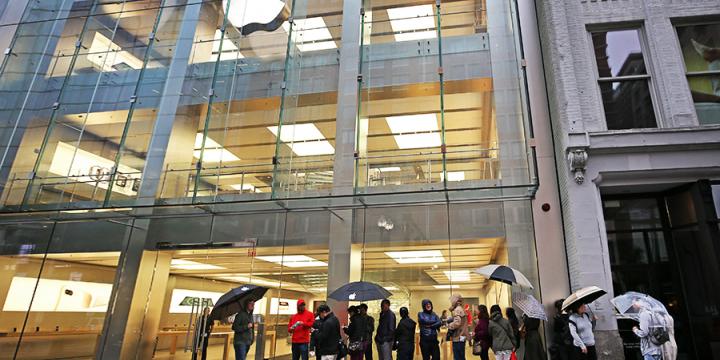 Падающее яблоко: Apple потеряла $65 млрд перед выходом iPhone X