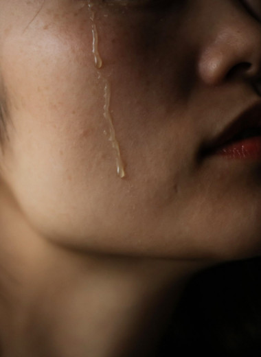 Плохая несчастная мать: роман о домашнем насилии и тех, кто позволяет ему случиться