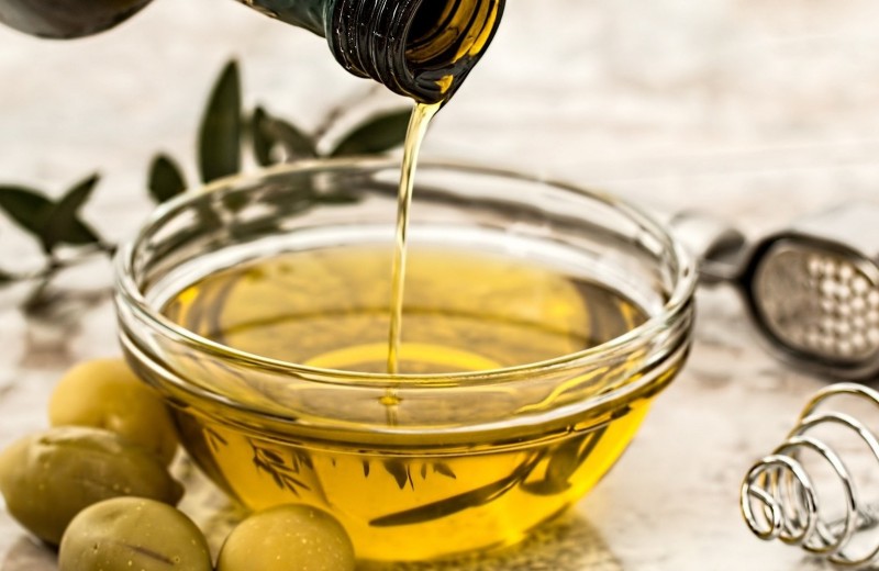 И мякоть, и косточки: почему оливковое масло такое вкусное