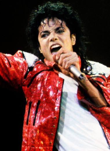 Тайны жизни и смерти Майкла Джексона: от цвета кожи до привидений