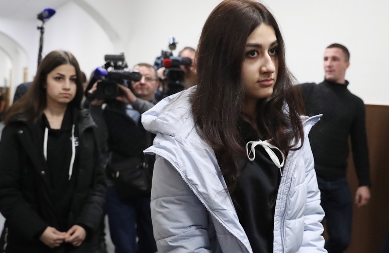 Необходимая оборона: что значит переквалификация обвинения сестрам Хачатурян
