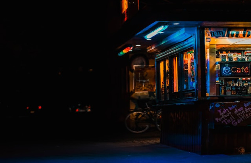 Ночной дожор: где в России бизнес работает, пока все спят