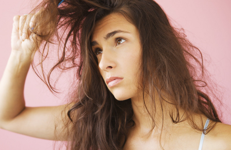 Это мешает тебе выглядеть роскошно! 10 признаков неухоженных волос
