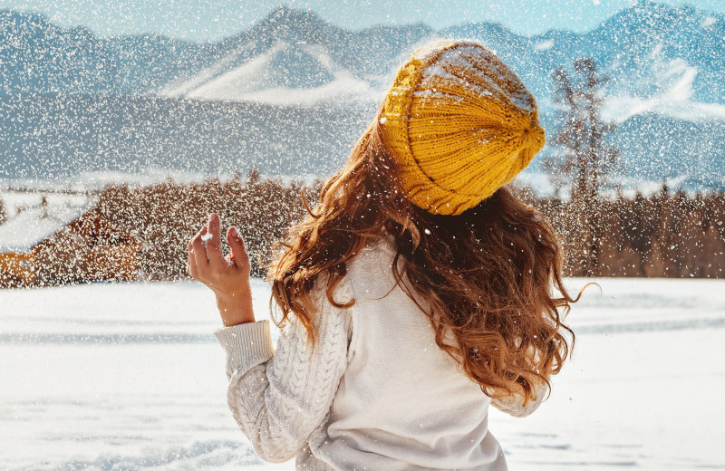 Как ухаживать за волосами зимой, чтобы они не электризовались и не ломались
