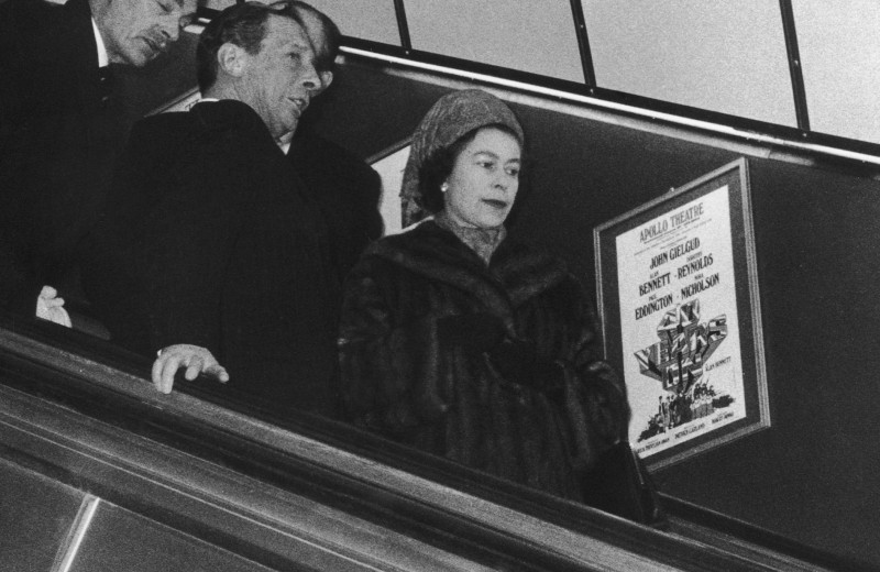 Как Елизавета II ездила в метро, садилась верхом в 92 года и нарушала традиции