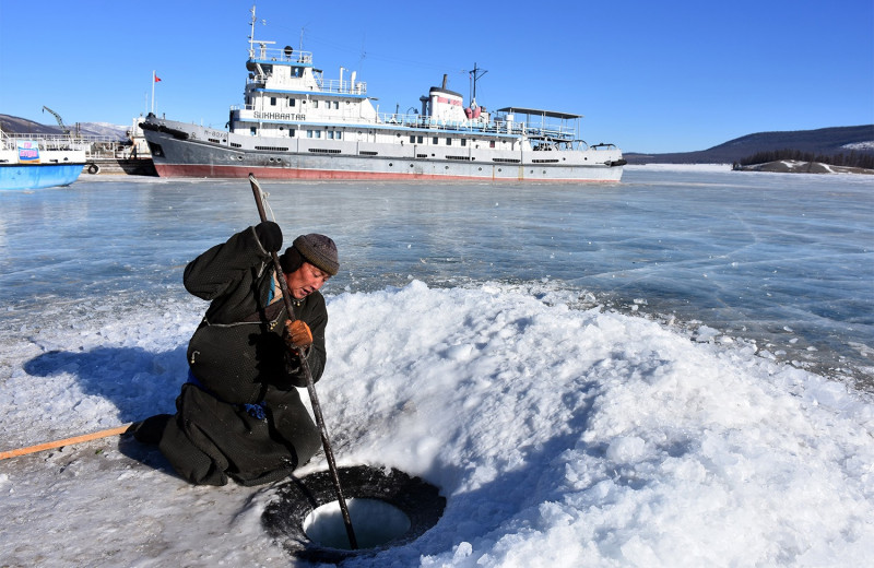 Что представляет собой флот Монголии, не имеющей выхода к морю