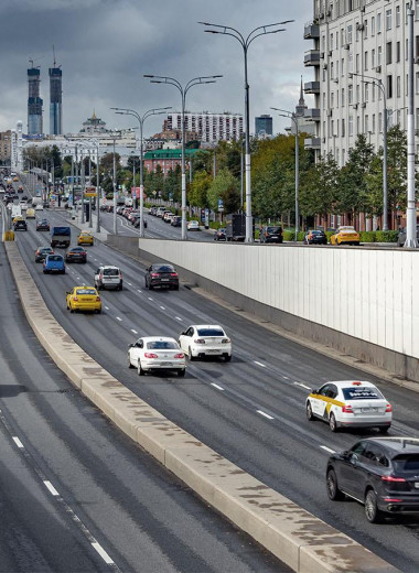 Тысячи снимков личных автомобилей россиян утекли в Сеть. Это законно?