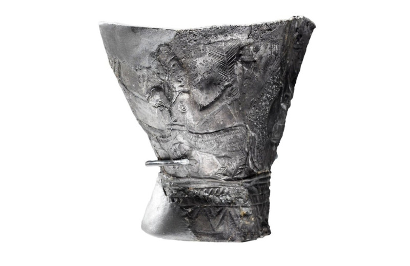 Древнейший образ сотворения мира нашли на серебряном кубке возрастом 4300 лет