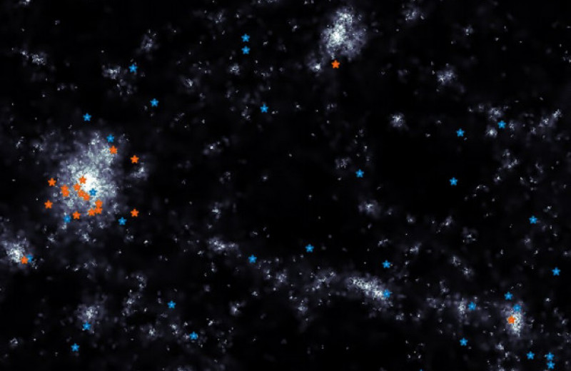 Изолированность угасших ультрадиффузных галактик объяснили их выбросом из скоплений