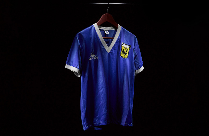 Пояс Али и футболка Марадоны: топ-6 самых дорогих спортивных артефактов на аукционах