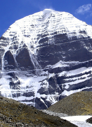 Резиденция божеств: почему альпинисты не могут покорить гору Кайлас в Тибете