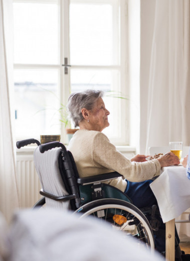 Уход за лежачими больными в домашних условиях: советы экспертов