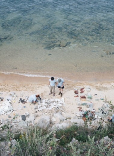 Спаси Байкал: как главное озеро России задыхается от пластика