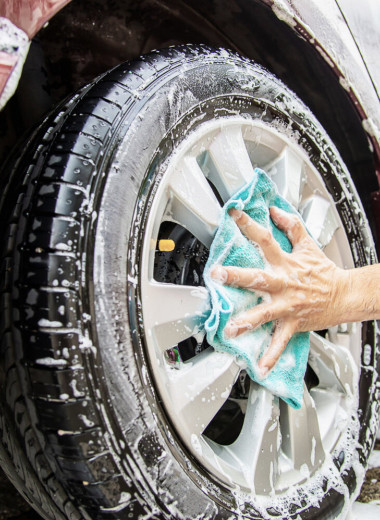 Автовладельцам на заметку: как очистить колесные диски автомобиля