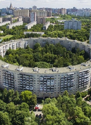Для чего в советской Москве построили дома-бублики?