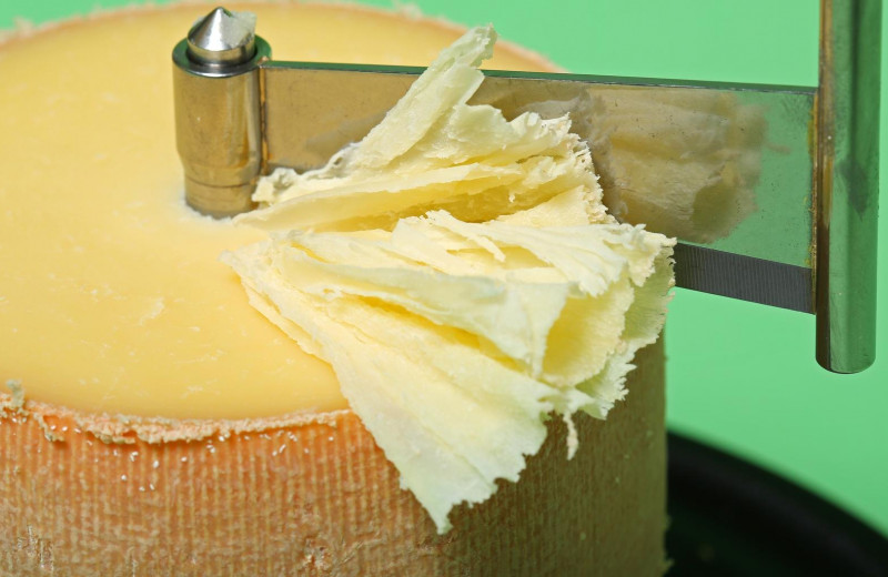 Ножи для сыра: как правильно выбрать