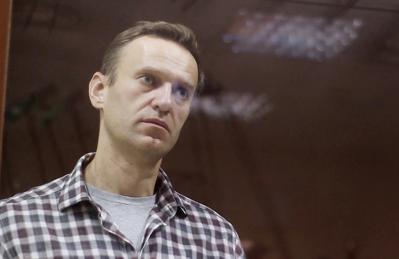 Курица для Навального: почему происходящее с оппозиционером воспринимается как «новая нормальность»