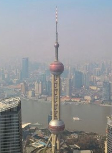 «Как жемчуг падает на нефритовую тарелку»: интересные факты о телебашне Шанхая
