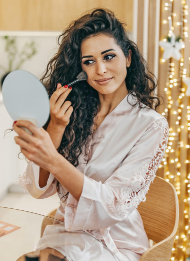 Как преобразить волосы к Новому году: лучшие народные рецепты и лайфхаки домашнего ухода