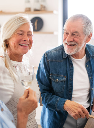 Идеальная профилактика: частый смех уменьшает риск депрессии у людей старше 65