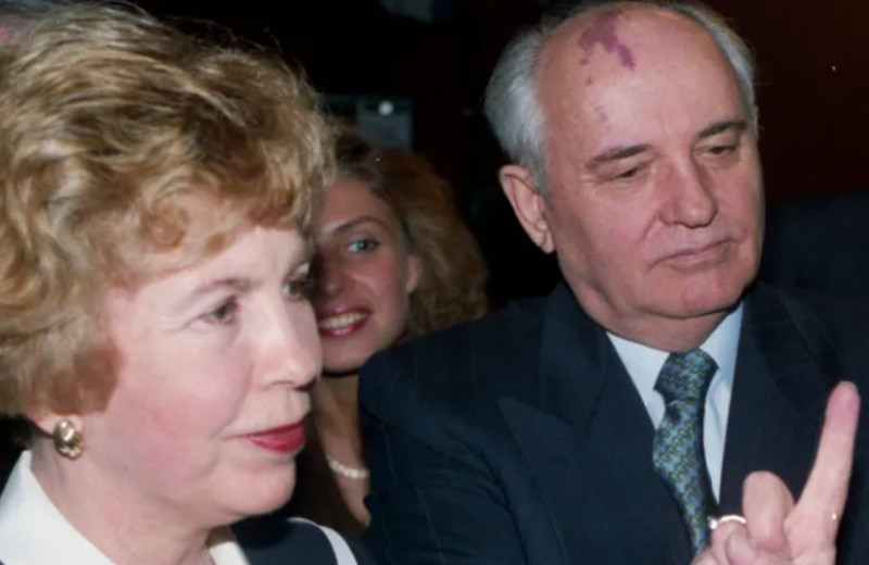 «Мы привязаны друг к другу насмерть»: история любви Раисы и Михаила Горбачевых