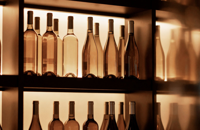 Не всегда хорошеет с годами: может ли испортиться шампанское и вино