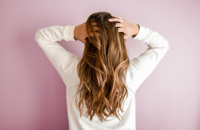 «Заботиться о себе надо комплексно»: специалисты — о лечении кожи и волос