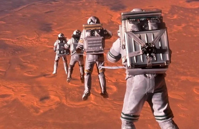 Зачем люди до сих пор летают на Луну