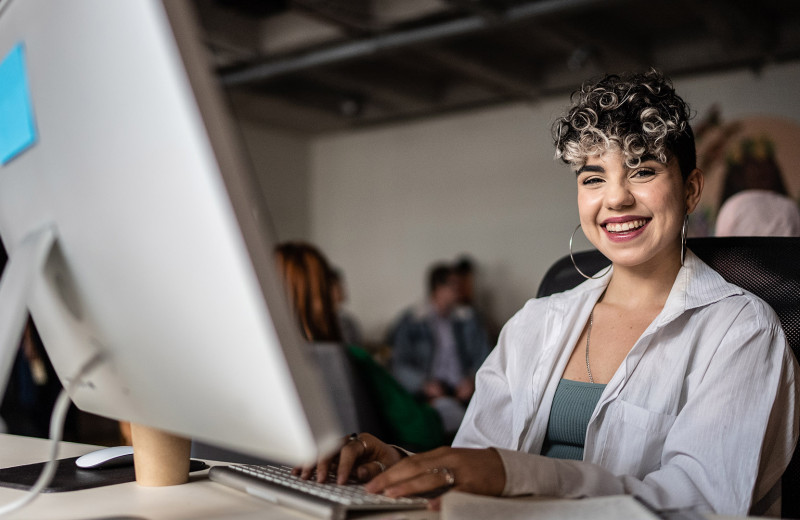 «Они хотят договариваться»: чего ждут сотрудники-зумеры от работодателей и коллег